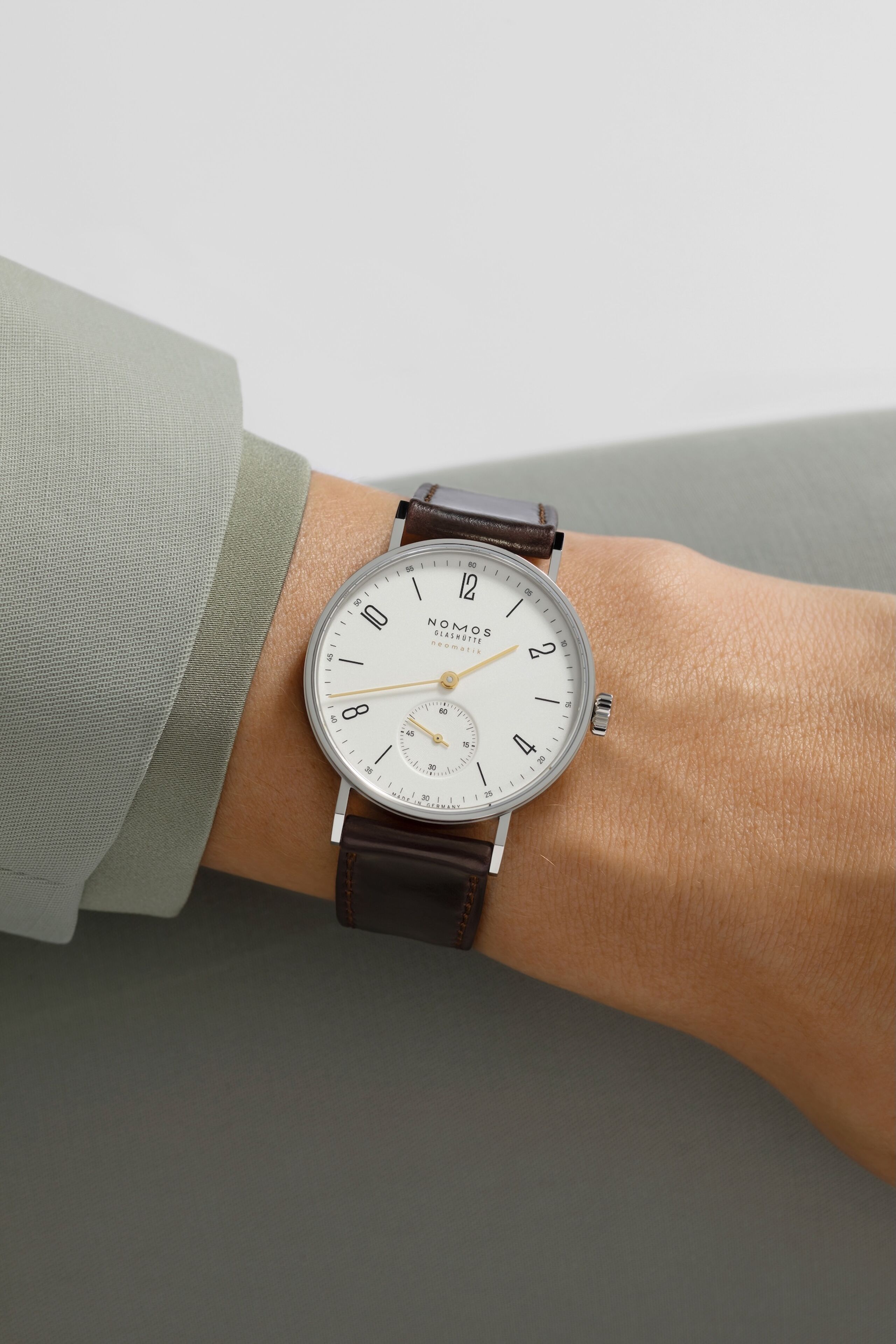 Ladies' watch  NOMOS GLASHÜTTE, Tangente Neomatik Doré / 35mm, SKU: 192.SB | timeolution.com