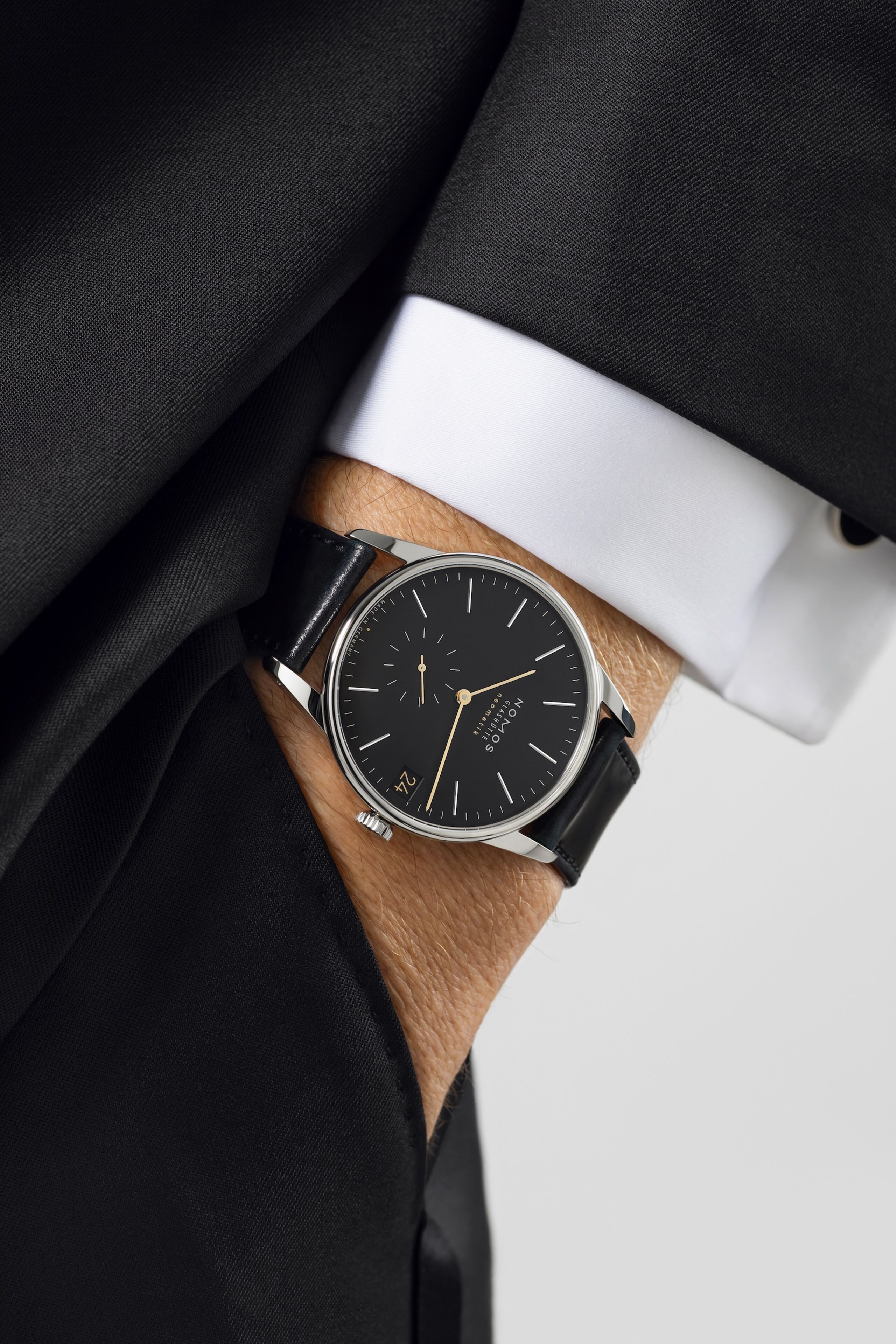 Men's watch / unisex  NOMOS GLASHÜTTE, Orion Neomatik 41 Date Black / 40.50mm, SKU: 366 | timeolution.com