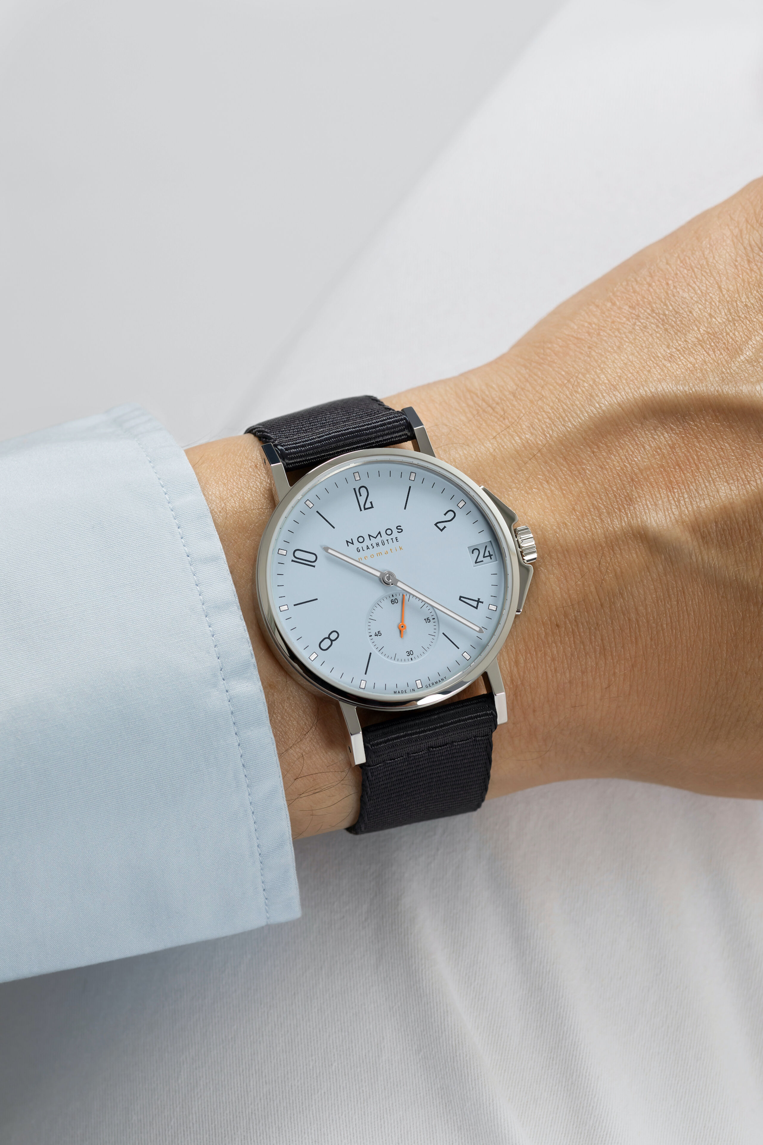 Men's watch / unisex  NOMOS GLASHÜTTE, Ahoi Neomatik 38 Date Sky / 38.5mm, SKU: 526 | timeolution.com