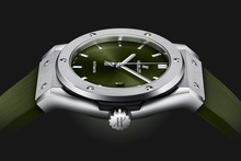 Men's watch / unisex  HUBLOT, Classic Fusion Titanium Green / 42mm, SKU: 542.NX.8970.RX | timeolution.com