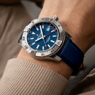 Men's watch / unisex  BREITLING, Avenger Automatic GMT / 44mm, SKU: A32320101C1X1 | timeolution.com