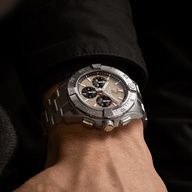 Men's watch / unisex  BREITLING, Avenger B01 Chronograph / 44mm, SKU: AB0147101A1A1 | timeolution.com